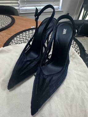 Zara pointed toe navy suede pumps